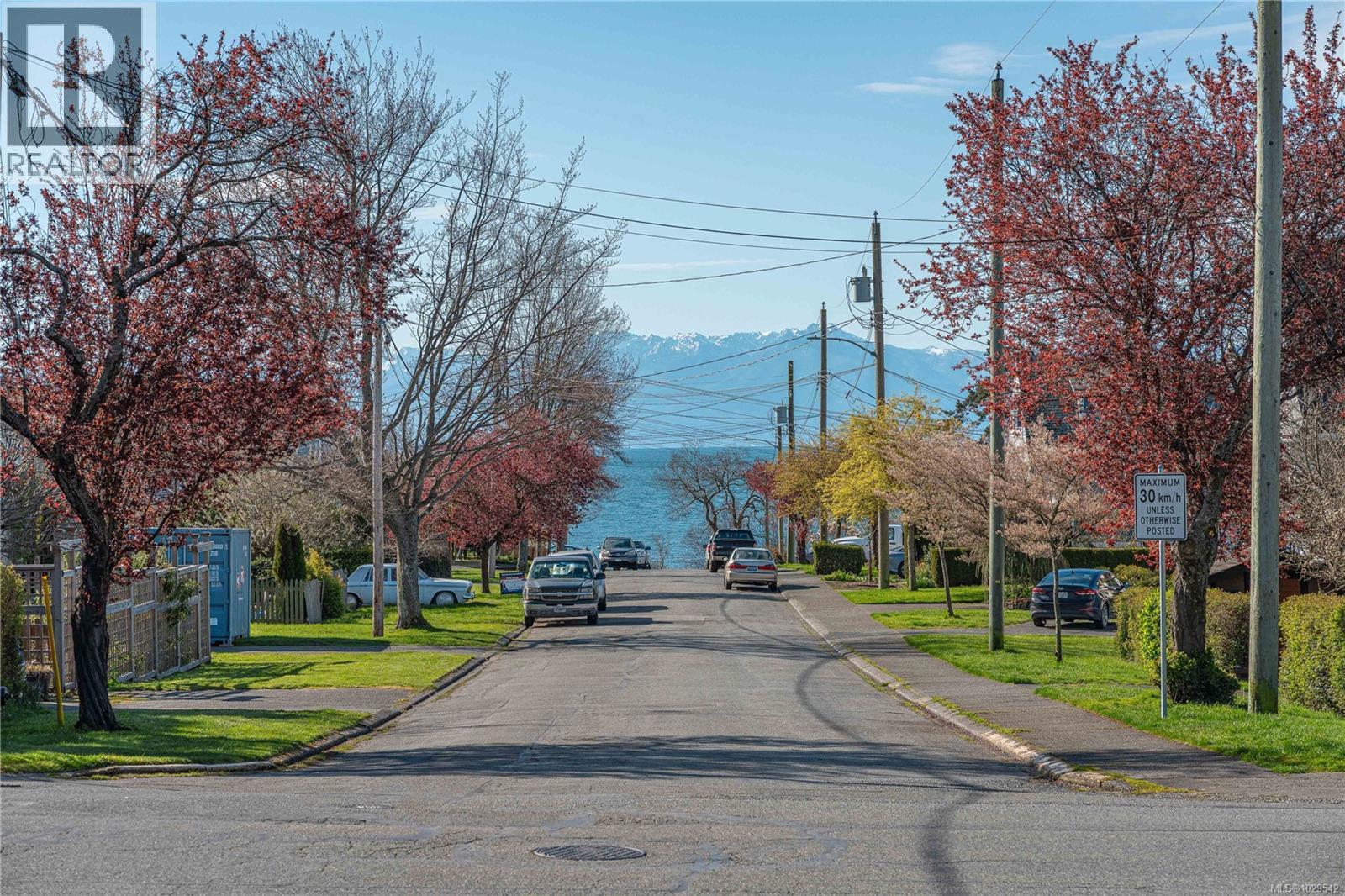 #308 1351 ESQUIMALT RD - 38