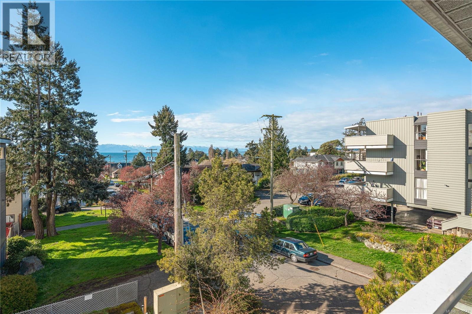 #308 1351 ESQUIMALT RD - 18