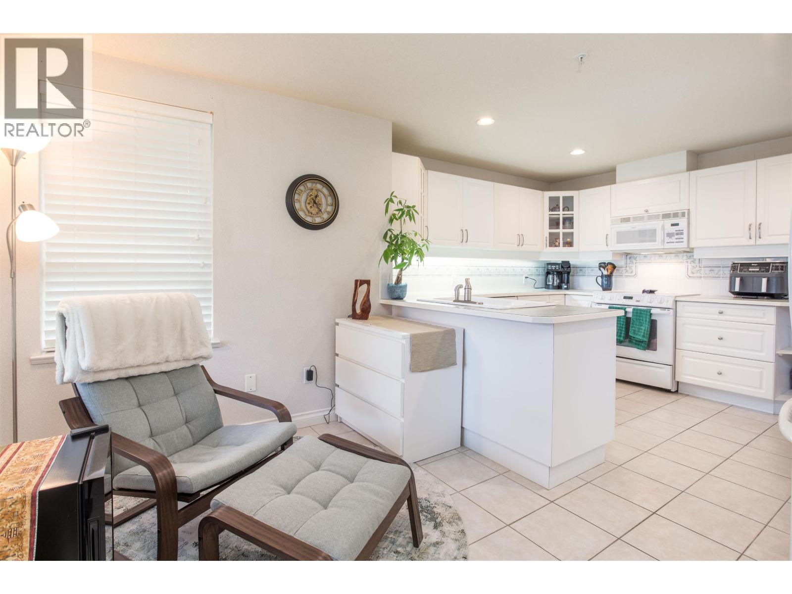 #202-1250 55TH Street, Tsawwassen