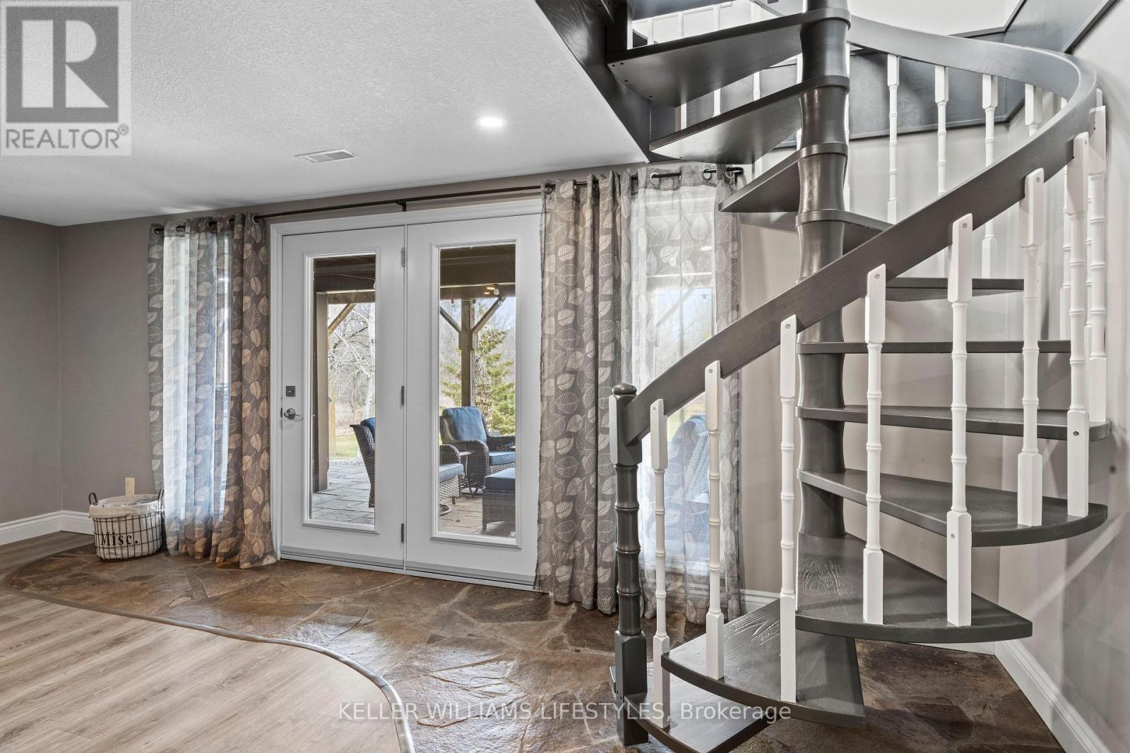 4 ALMA STREET Property Photo