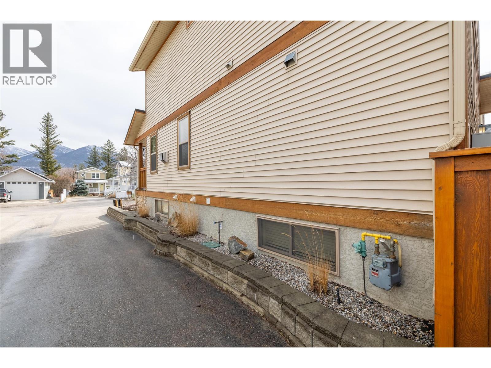 3 130 11th Avenue, Invermere