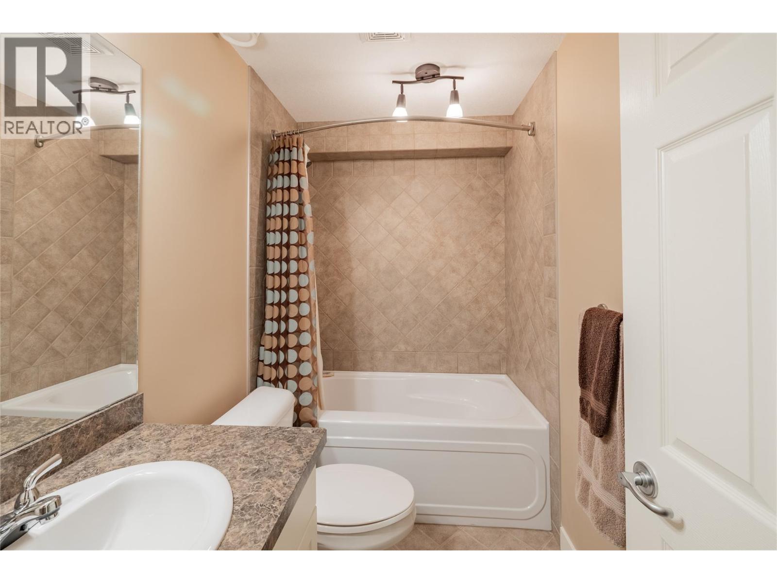 3 130 11th Avenue, Invermere