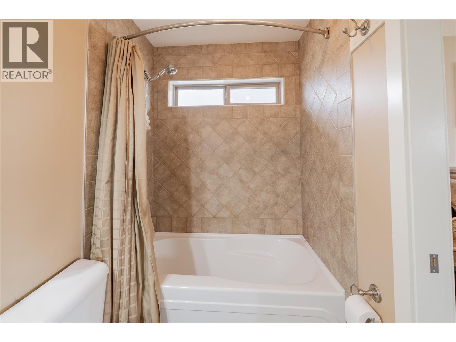 3 130 11th Avenue, Invermere