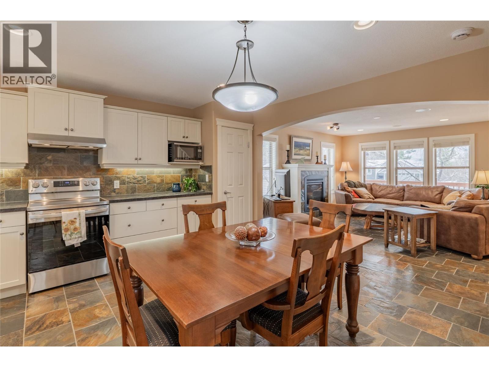 3 130 11th Avenue, Invermere