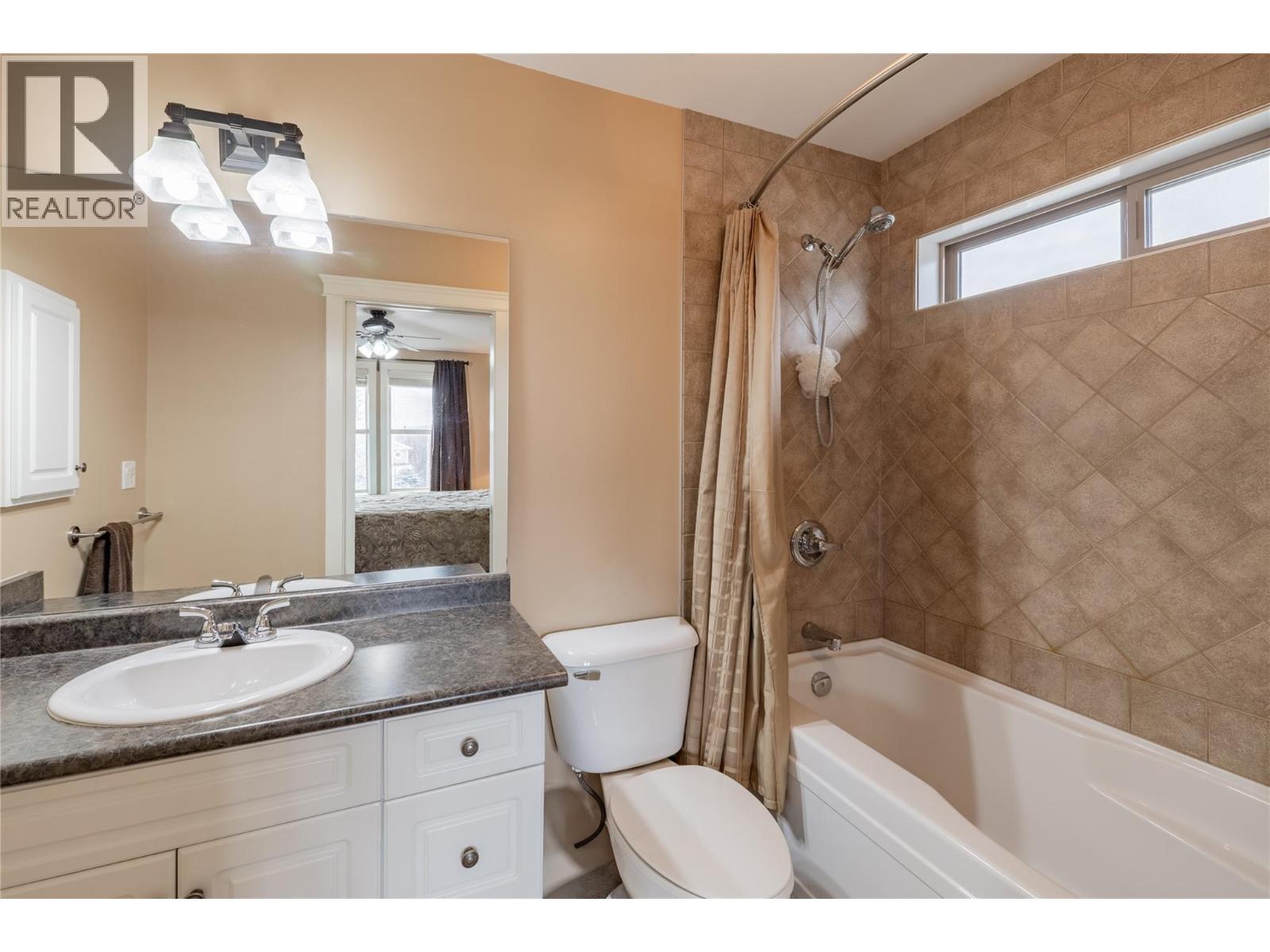 3 130 11th Avenue, Invermere