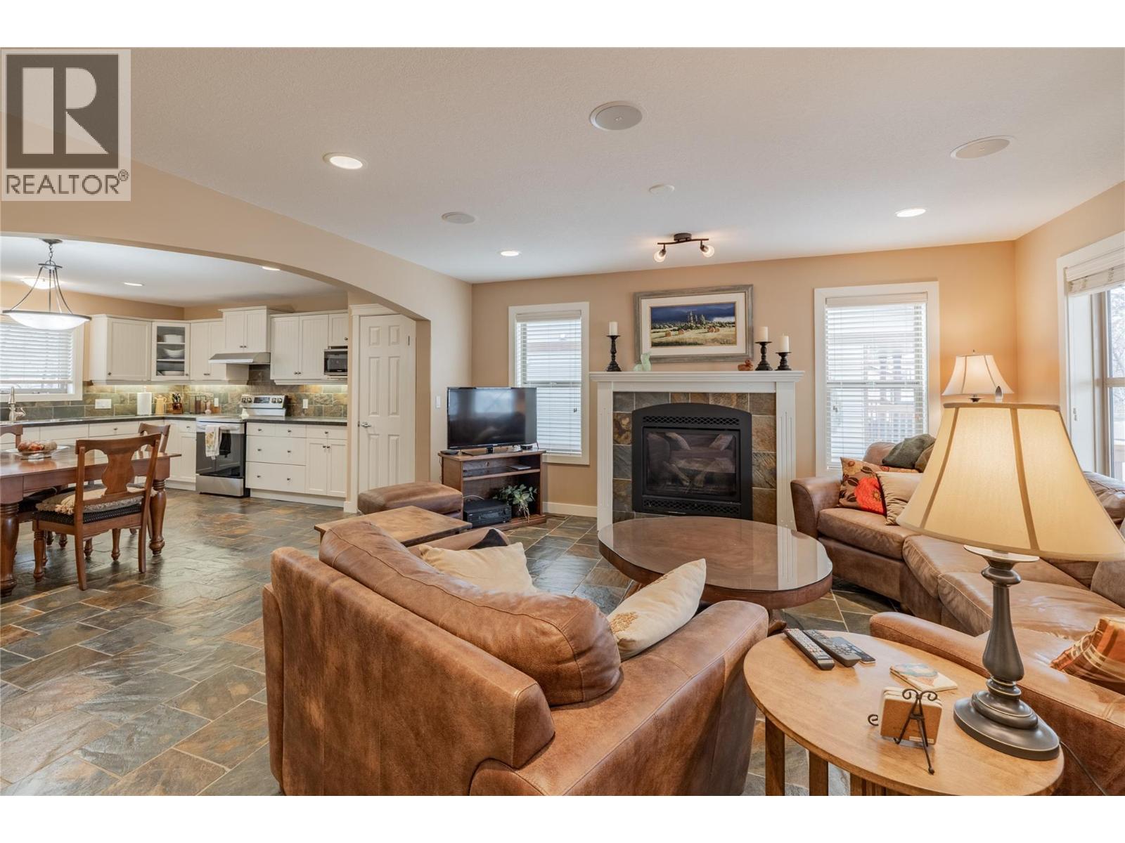 3 130 11th Avenue, Invermere