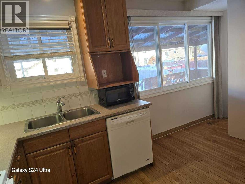 Single Family House for Sale in   Street SE Penbrooke Meadows Calgary 