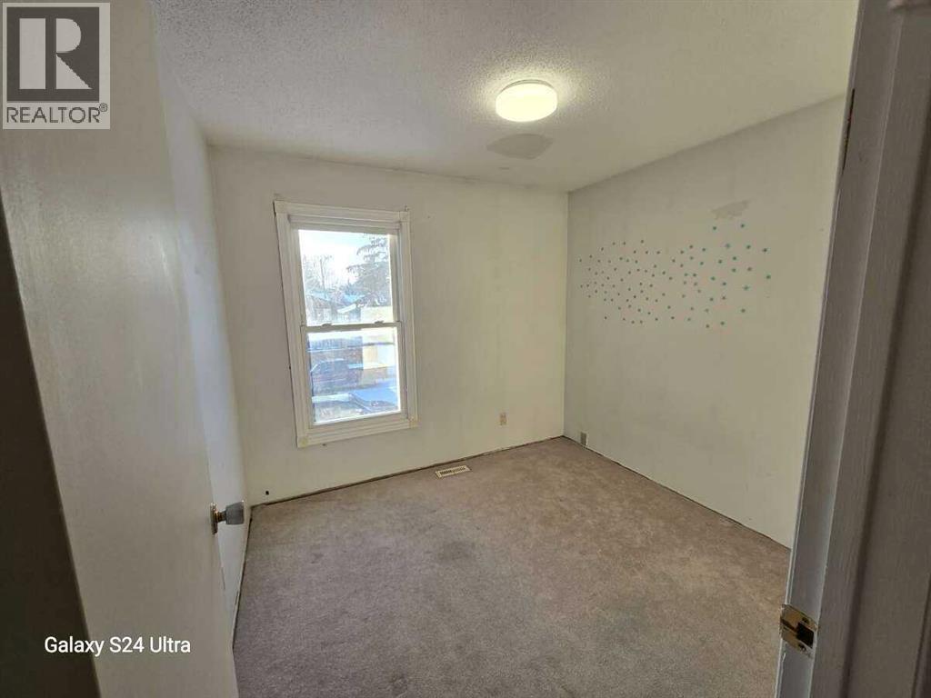 Single Family House for Sale in   Street SE Penbrooke Meadows Calgary 