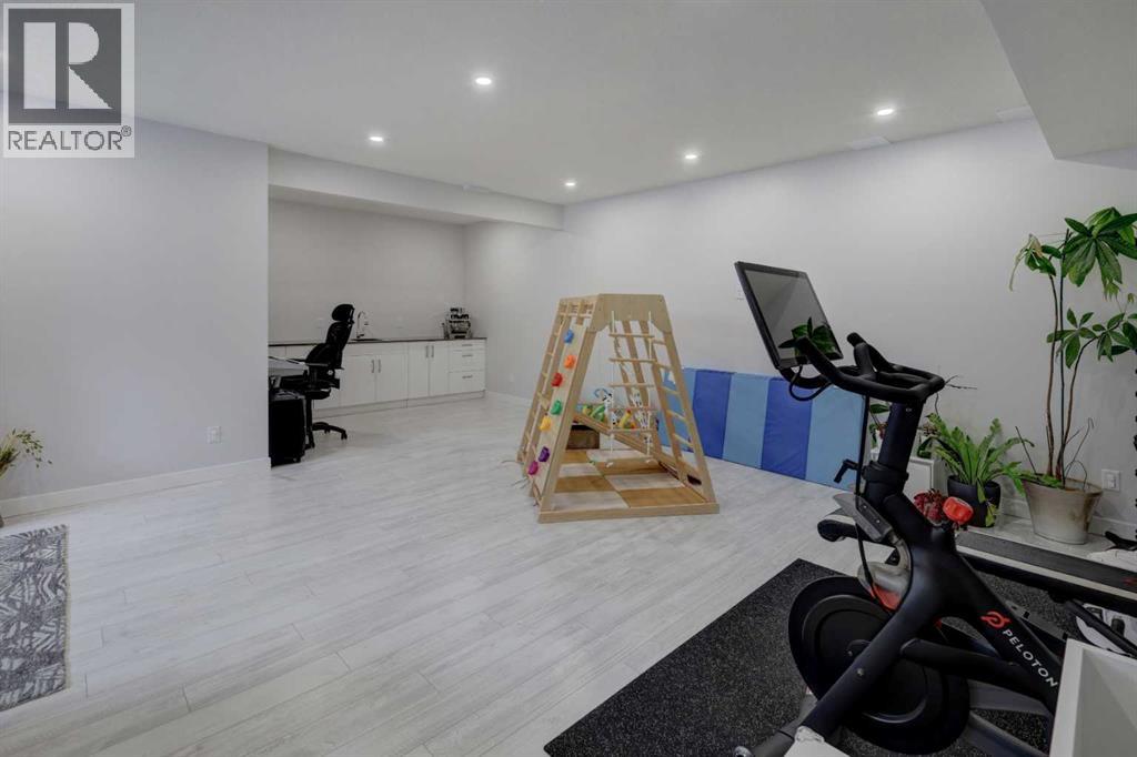 Single Family House for Sale in  Sherwood Boulevard NW Sherwood Calgary 