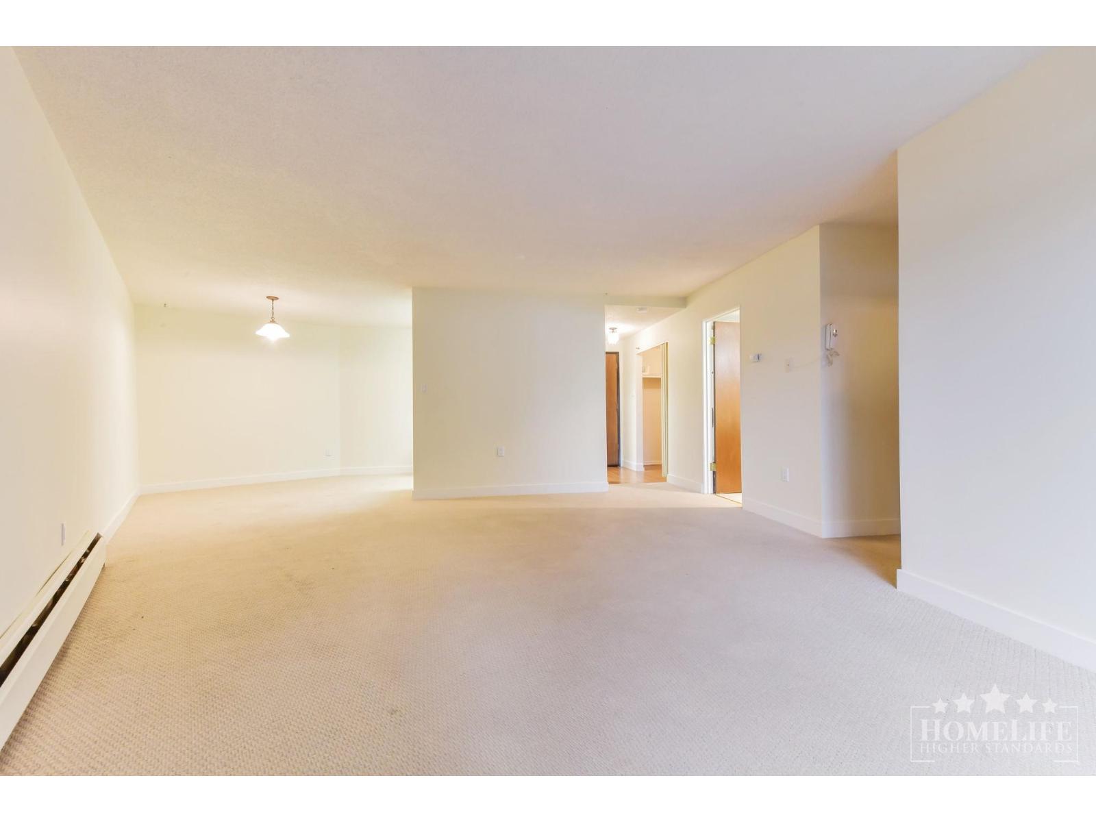 118 15020 NORTH BLUFF ROAD, White Rock