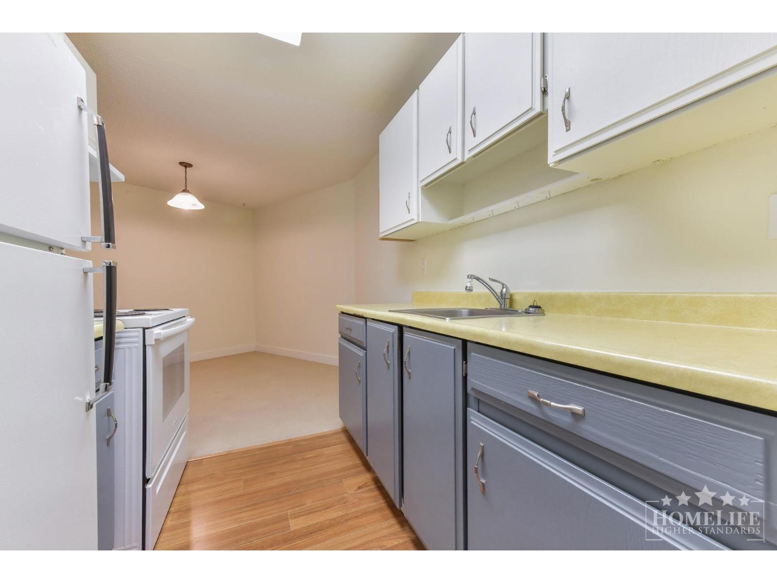 118 15020 NORTH BLUFF ROAD, White Rock