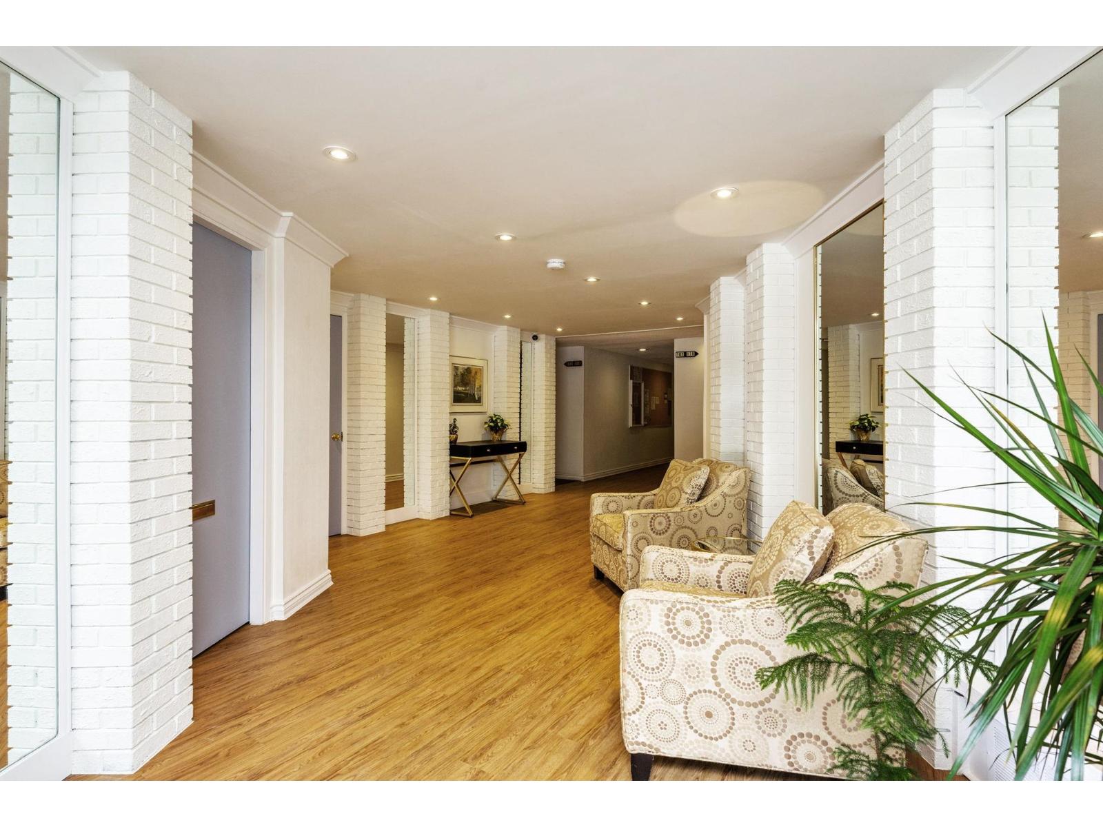 118 15020 NORTH BLUFF ROAD, White Rock