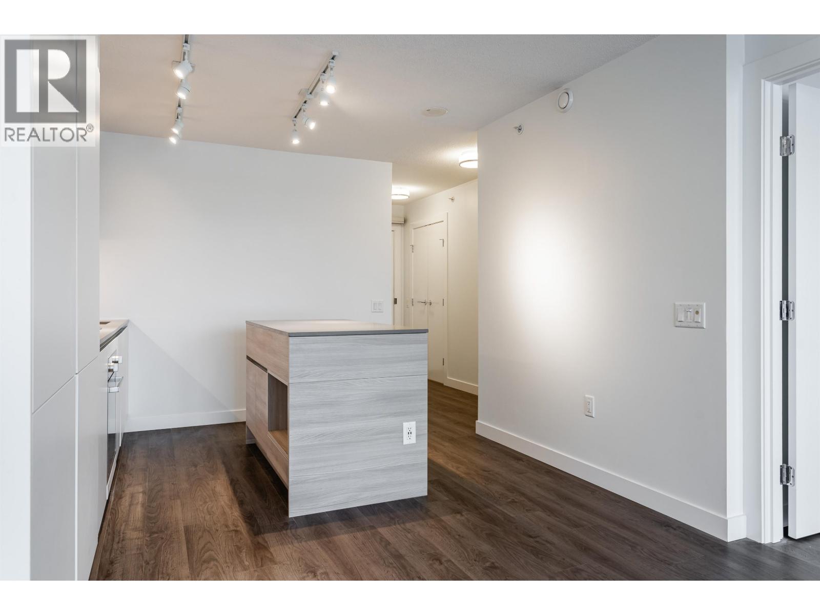 1310 988 QUAYSIDE DRIVE, New Westminster