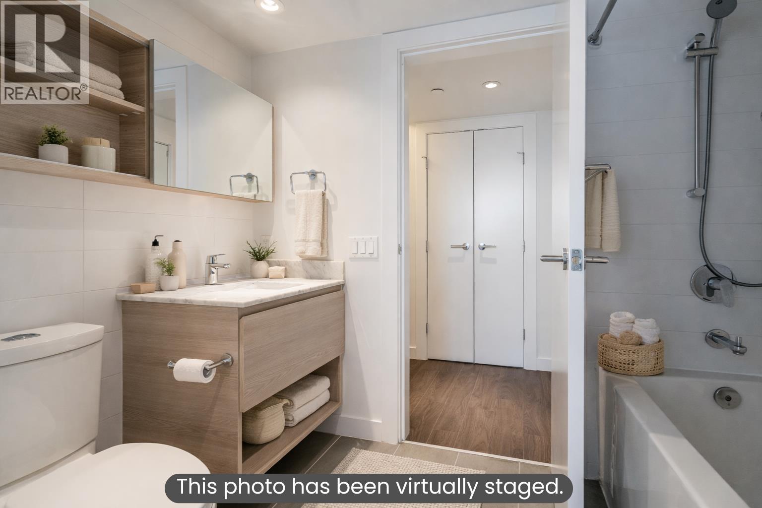 1310 988 QUAYSIDE DRIVE, New Westminster