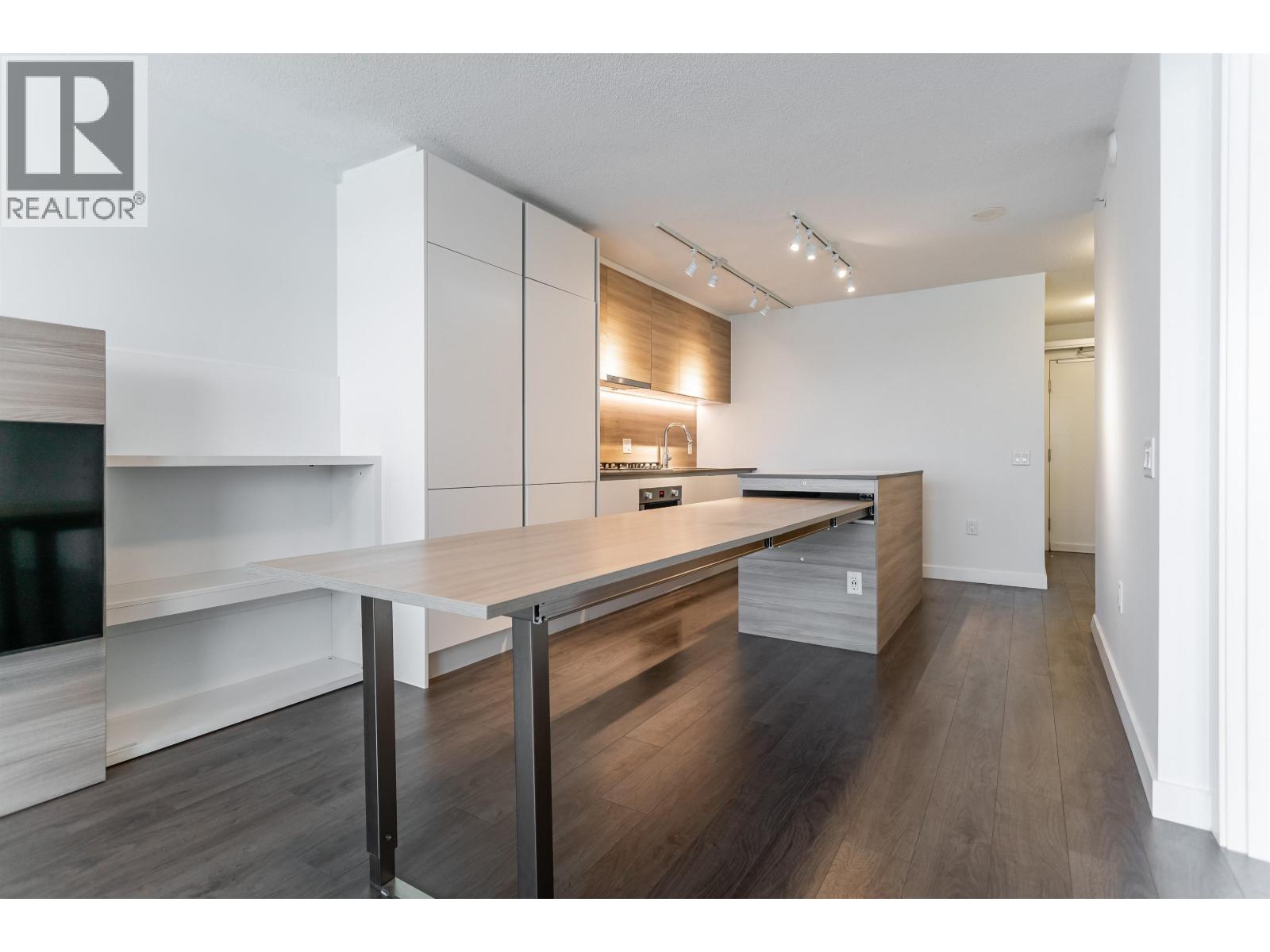 1310 988 QUAYSIDE DRIVE, New Westminster