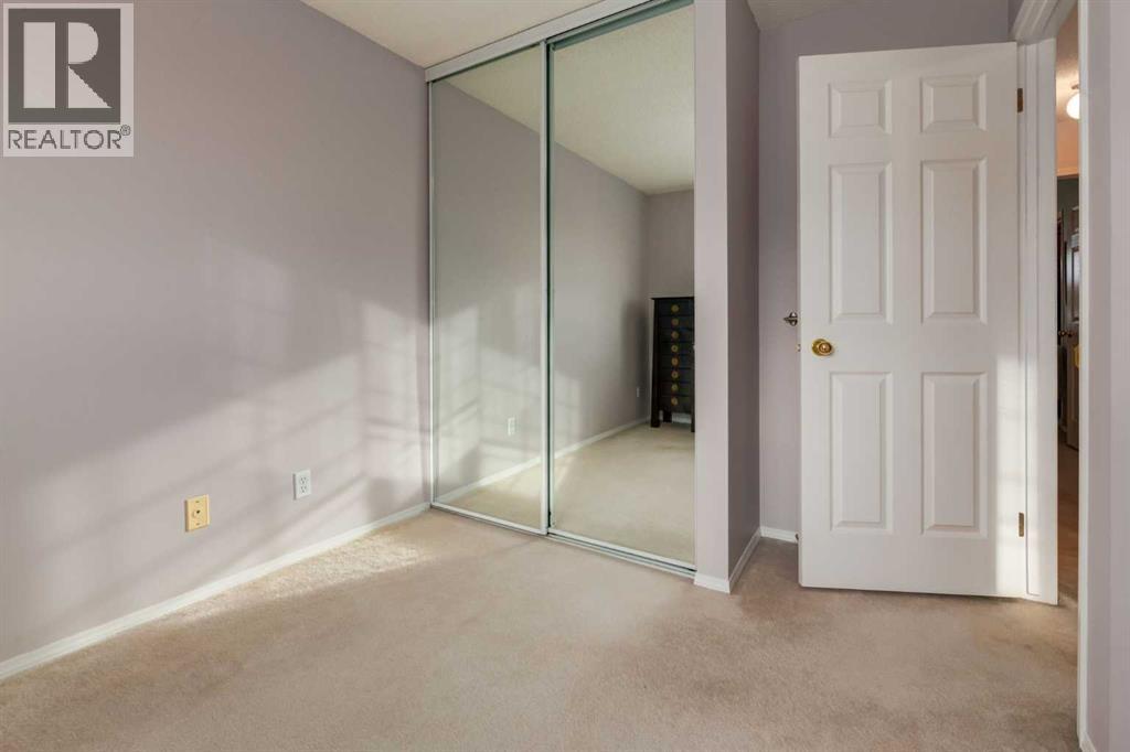 Single Family House 4 Level for Sale in  Hawkstone Manor NW Hawkwood Calgary 