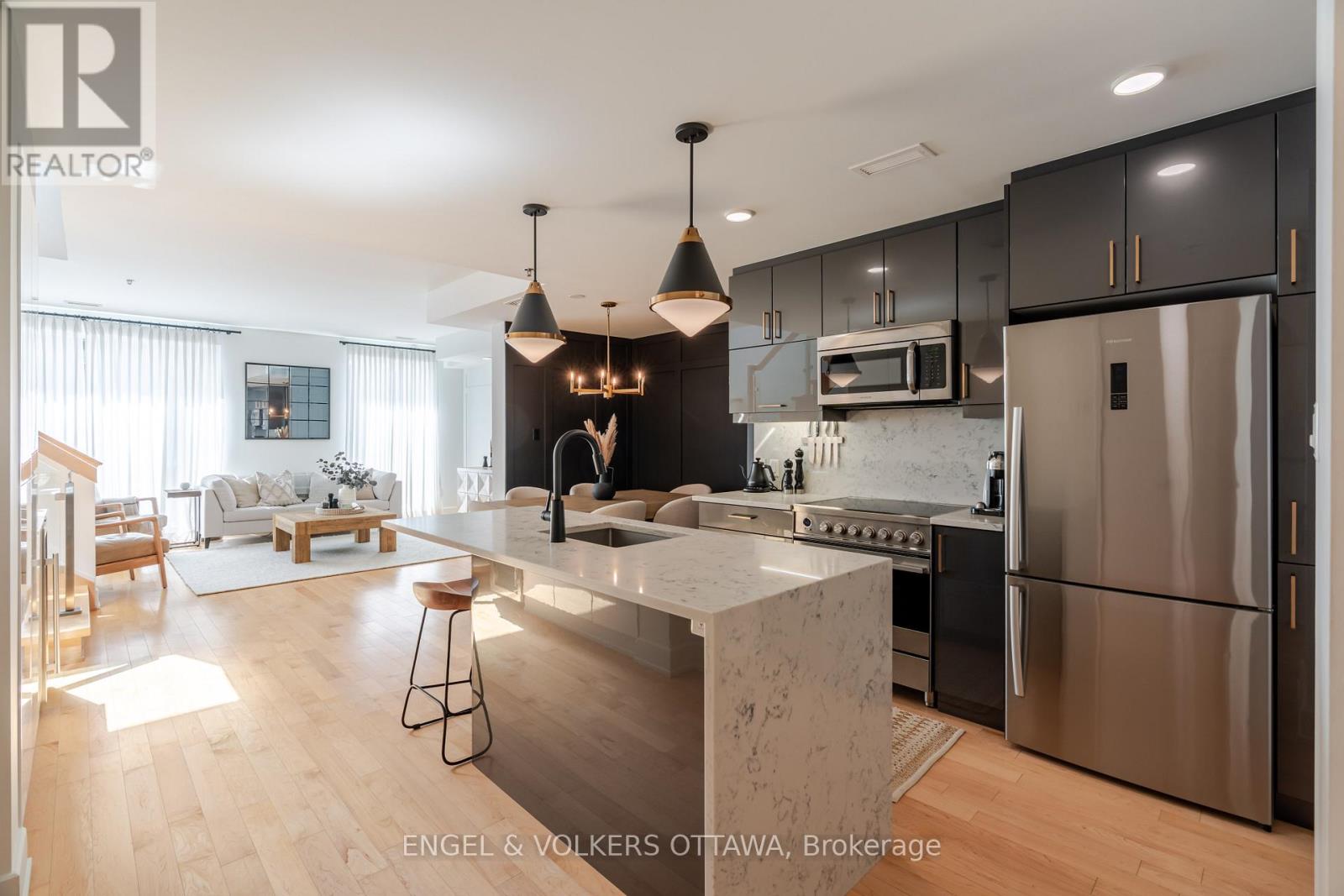 #218 197 LISGAR STREET - 2