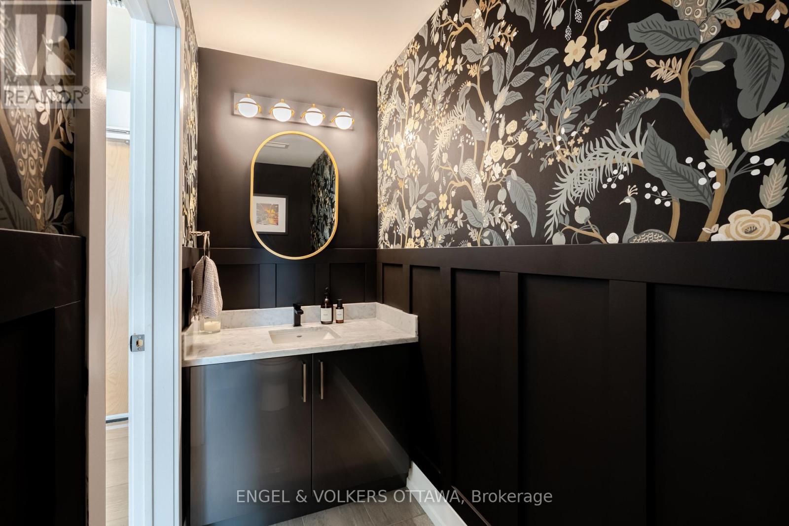 #218 197 LISGAR STREET - 7