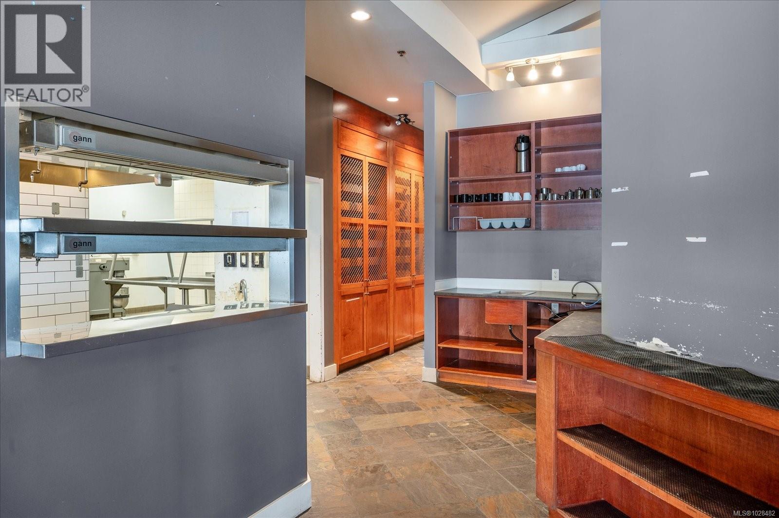 1 1600 Stroulger Rd, Nanoose Bay