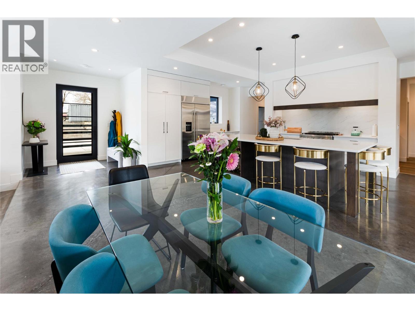 10202 Kalamalka Road - 10