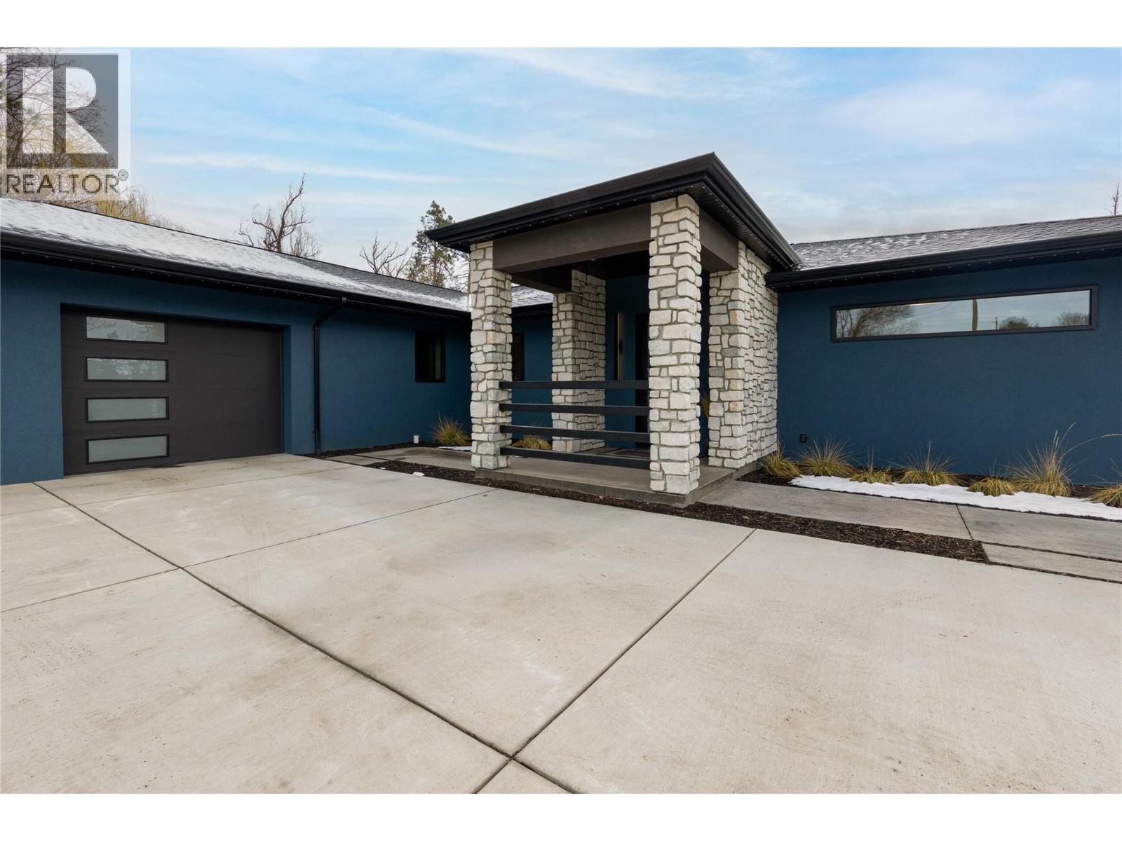 10202 Kalamalka Road - 3