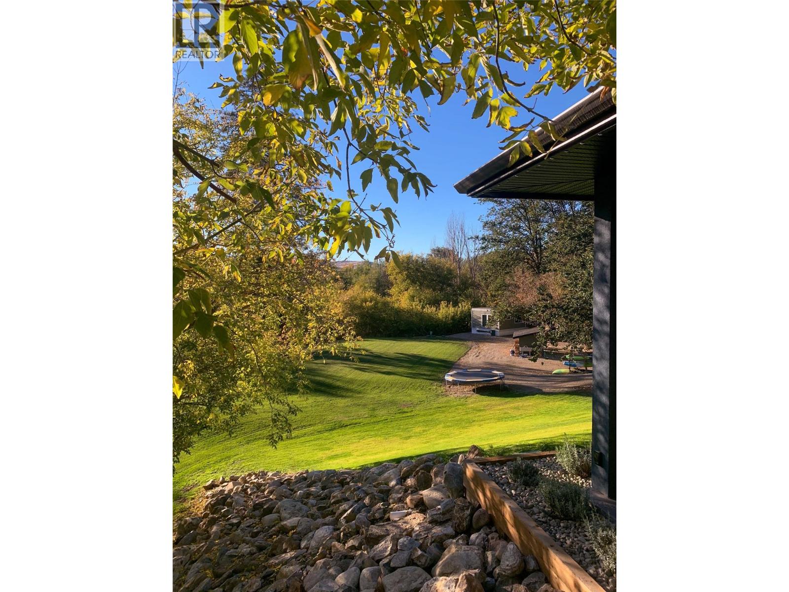 10202 Kalamalka Road - 39