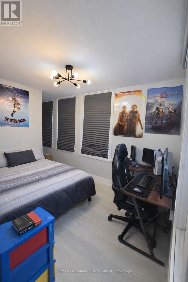 514 BAY STREET - 18