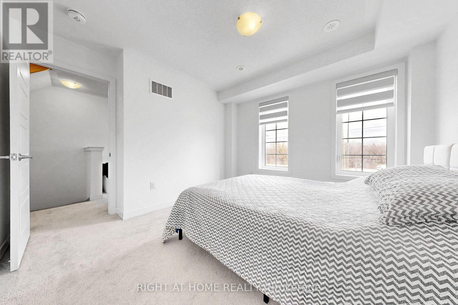 7 SELFRIDGE WAY - 21