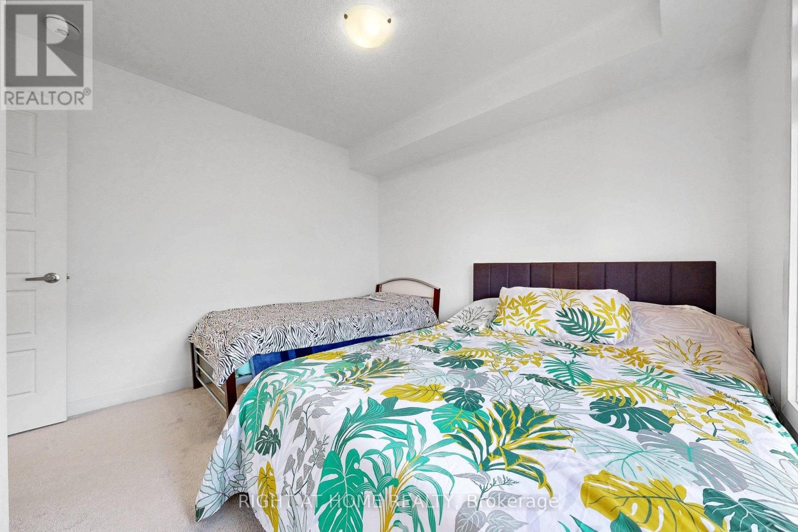 7 SELFRIDGE WAY - 26