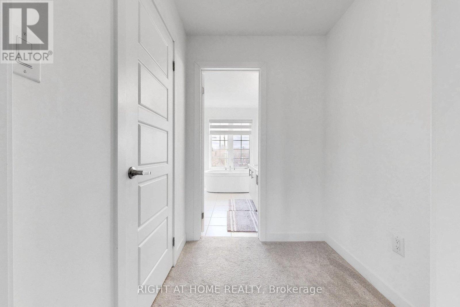 7 SELFRIDGE WAY - 34