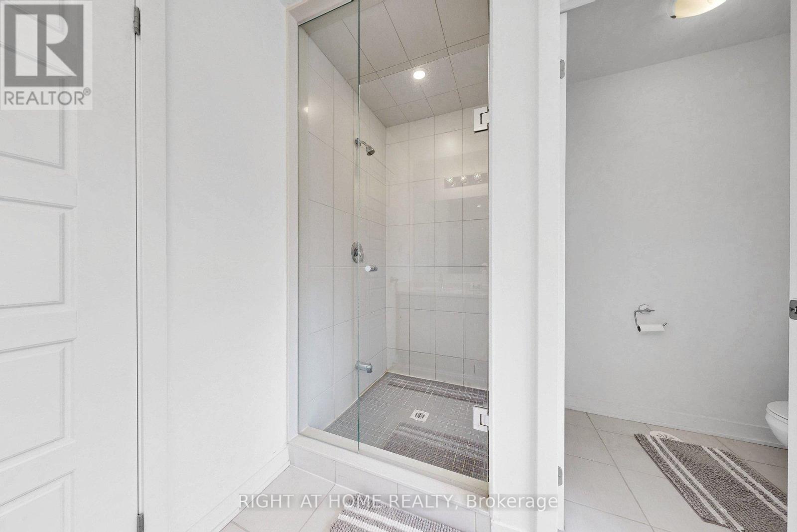 7 SELFRIDGE WAY - 37
