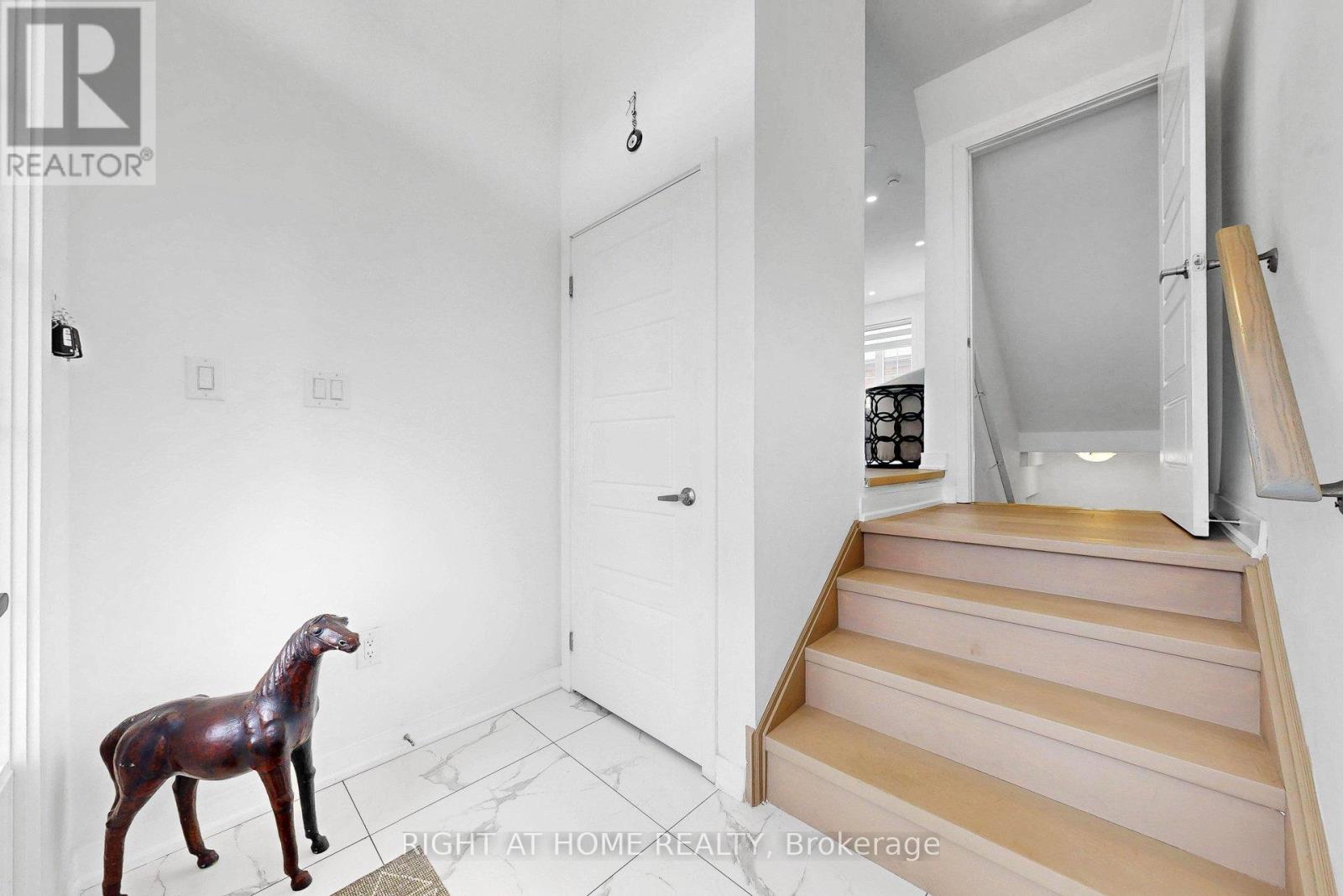 7 SELFRIDGE WAY - 4