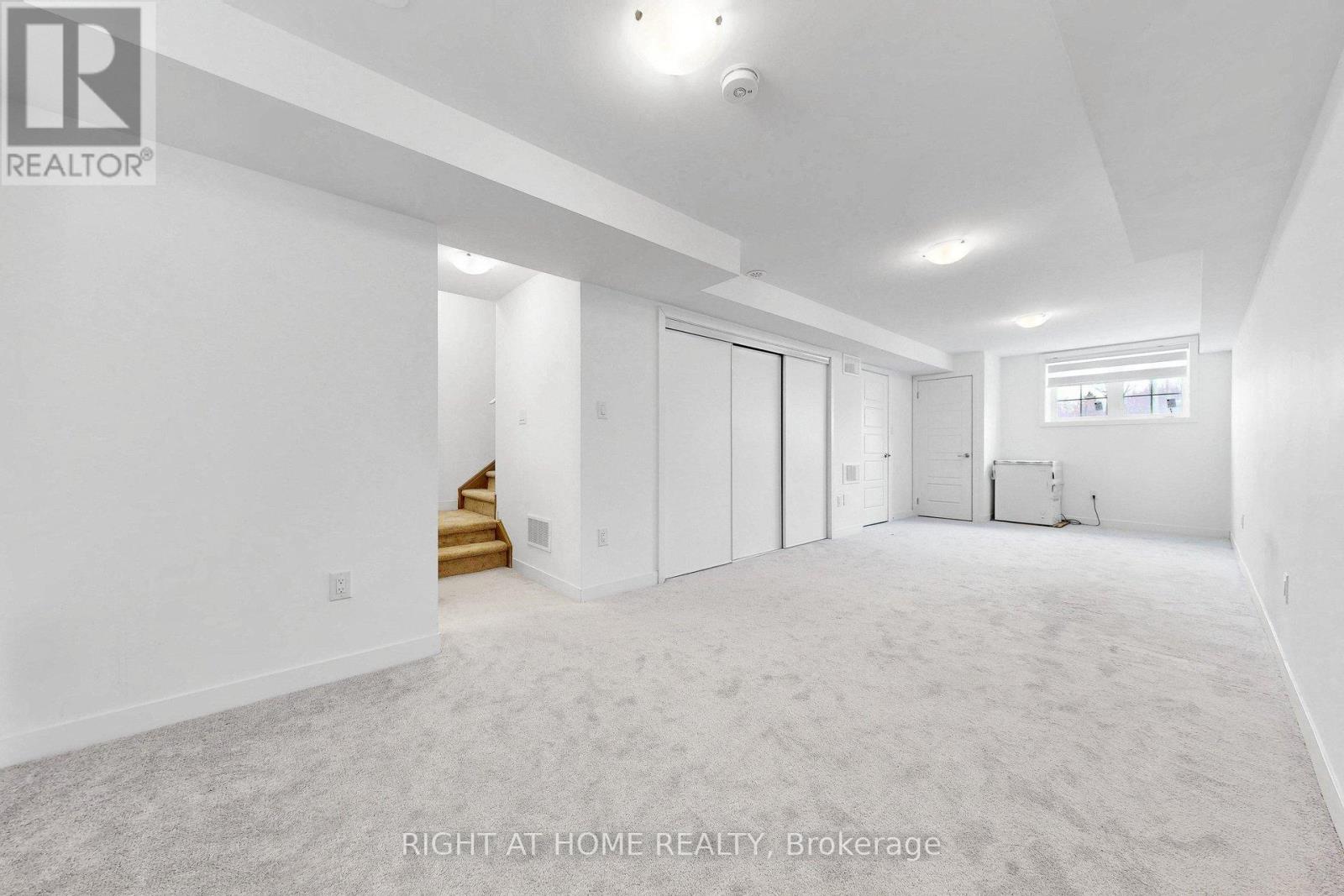 7 SELFRIDGE WAY - 40