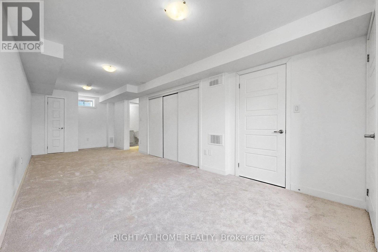 7 SELFRIDGE WAY - 41
