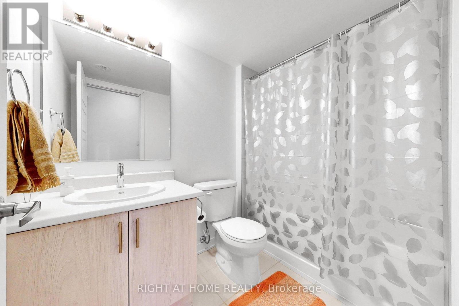 7 SELFRIDGE WAY - 43