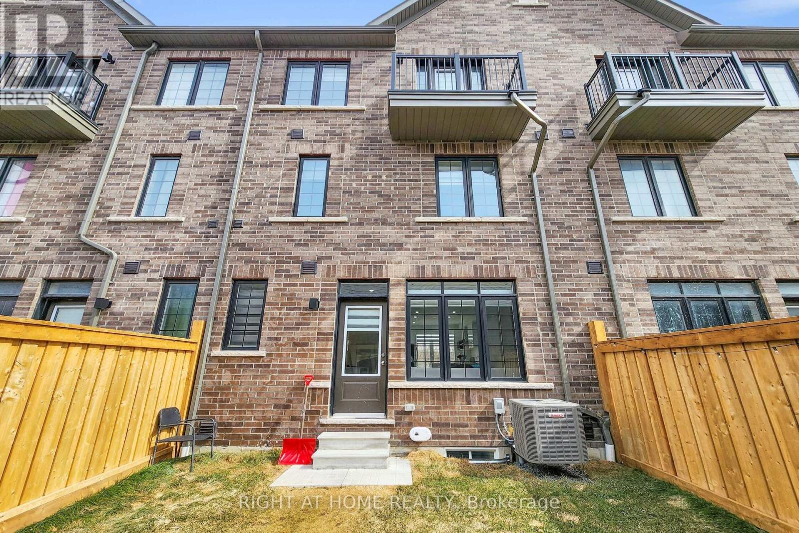 7 SELFRIDGE WAY - 45