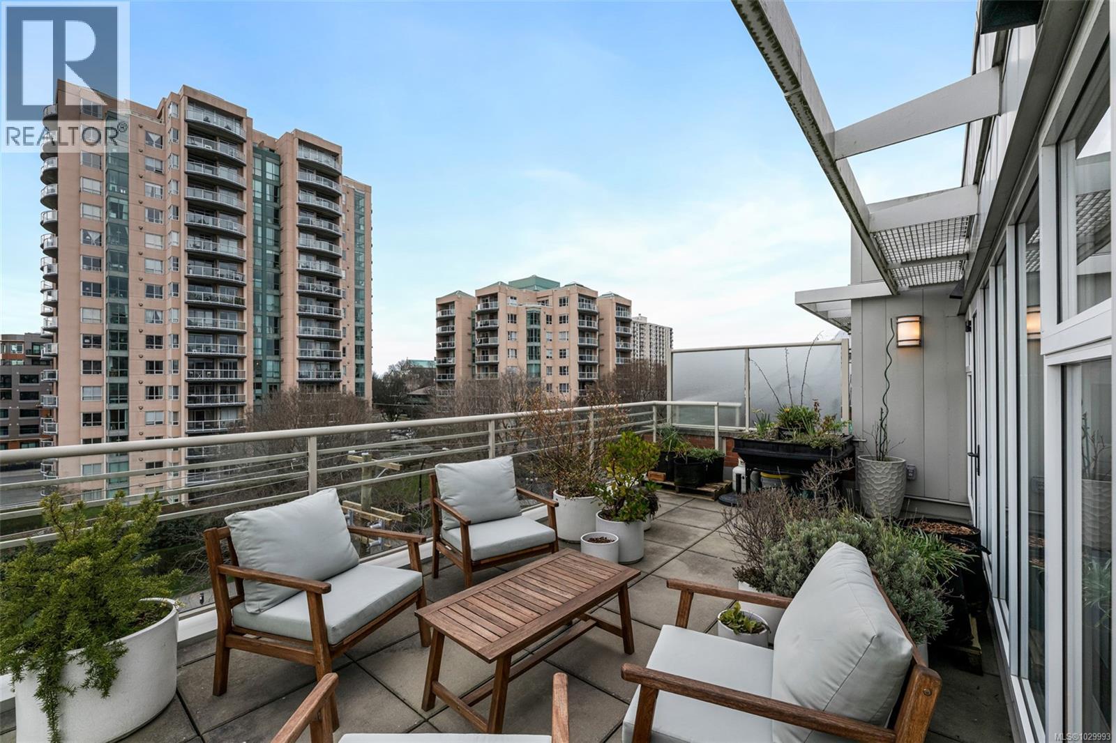 #509 1030 YATES ST - 12