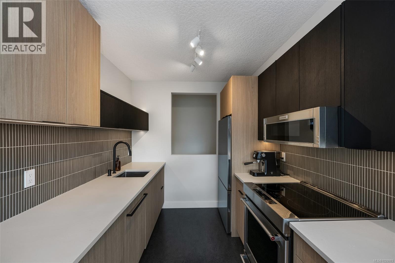 #509 1030 YATES ST - 8