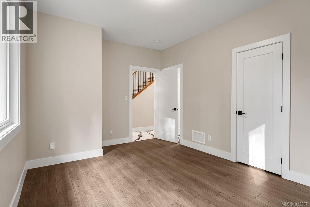 811 STRINGER WAY - 37