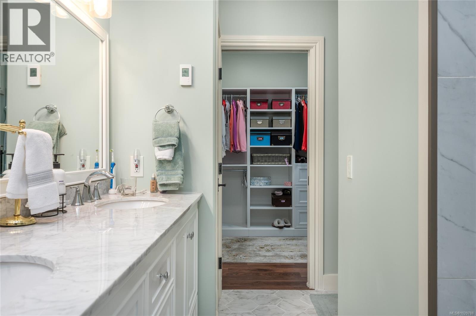 3936 CREEKSIDE DR - 24