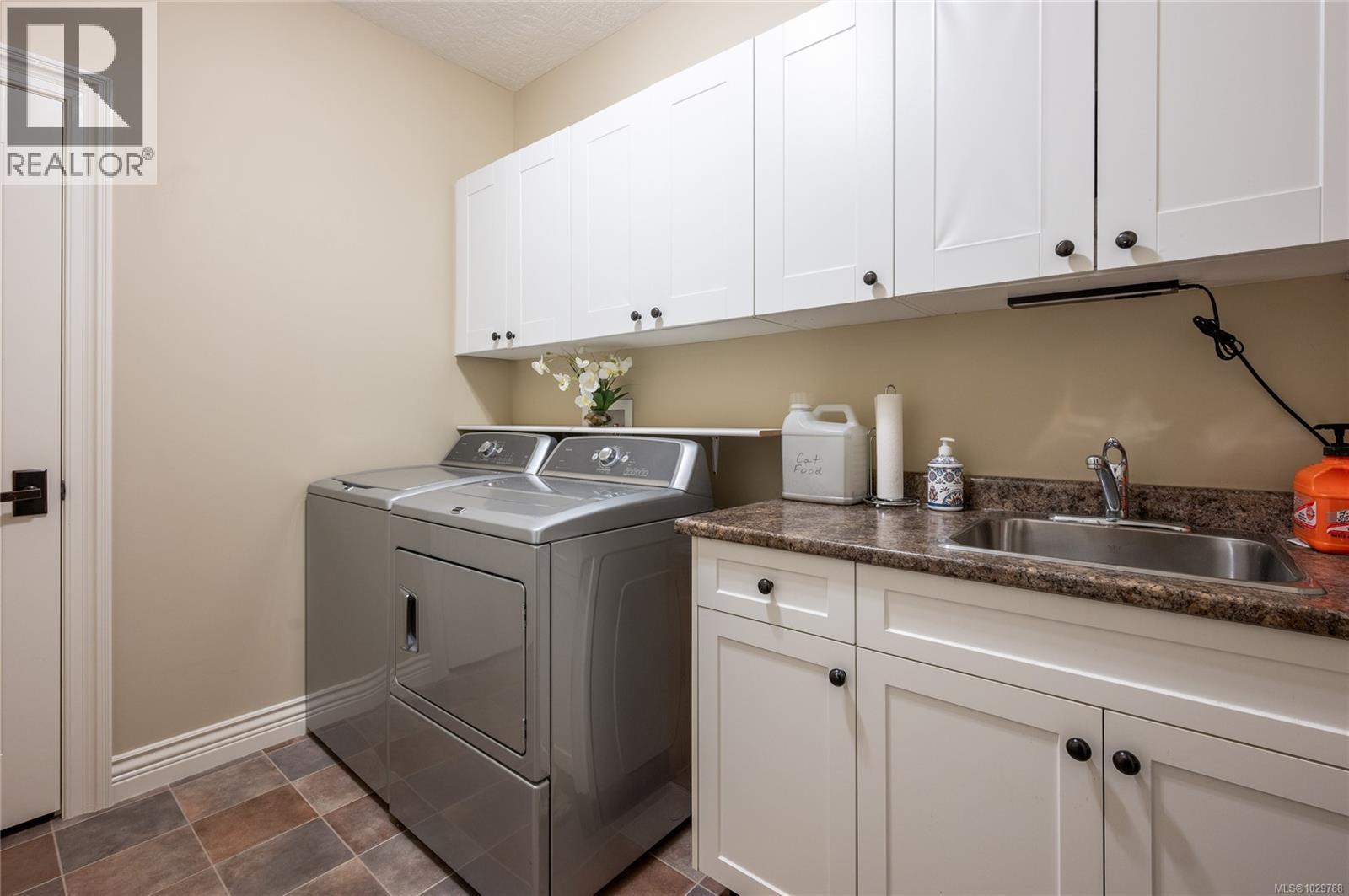 3936 CREEKSIDE DR - 28