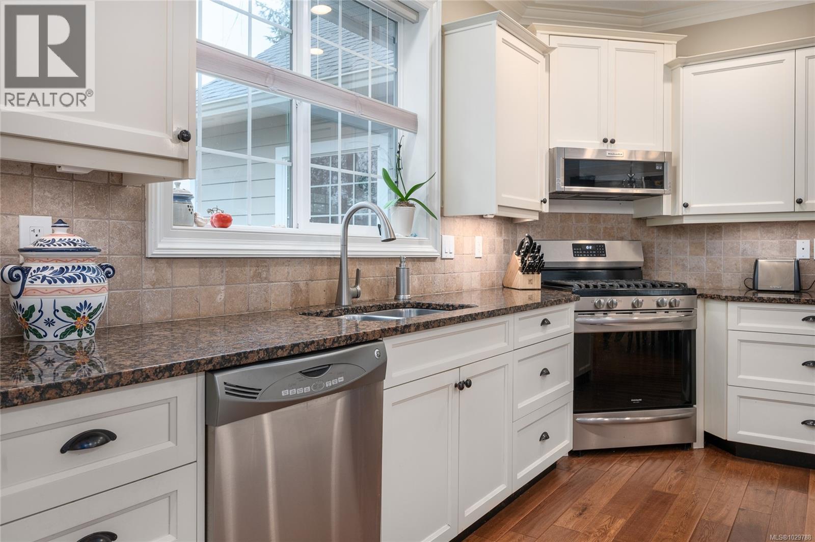 3936 CREEKSIDE DR - 5