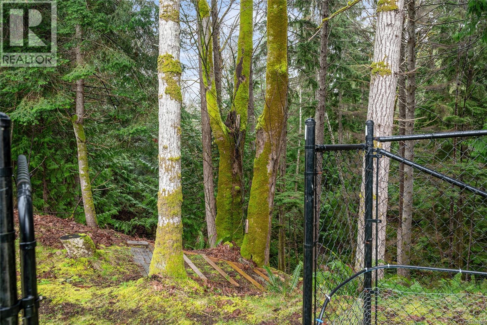 3936 CREEKSIDE DR - 39