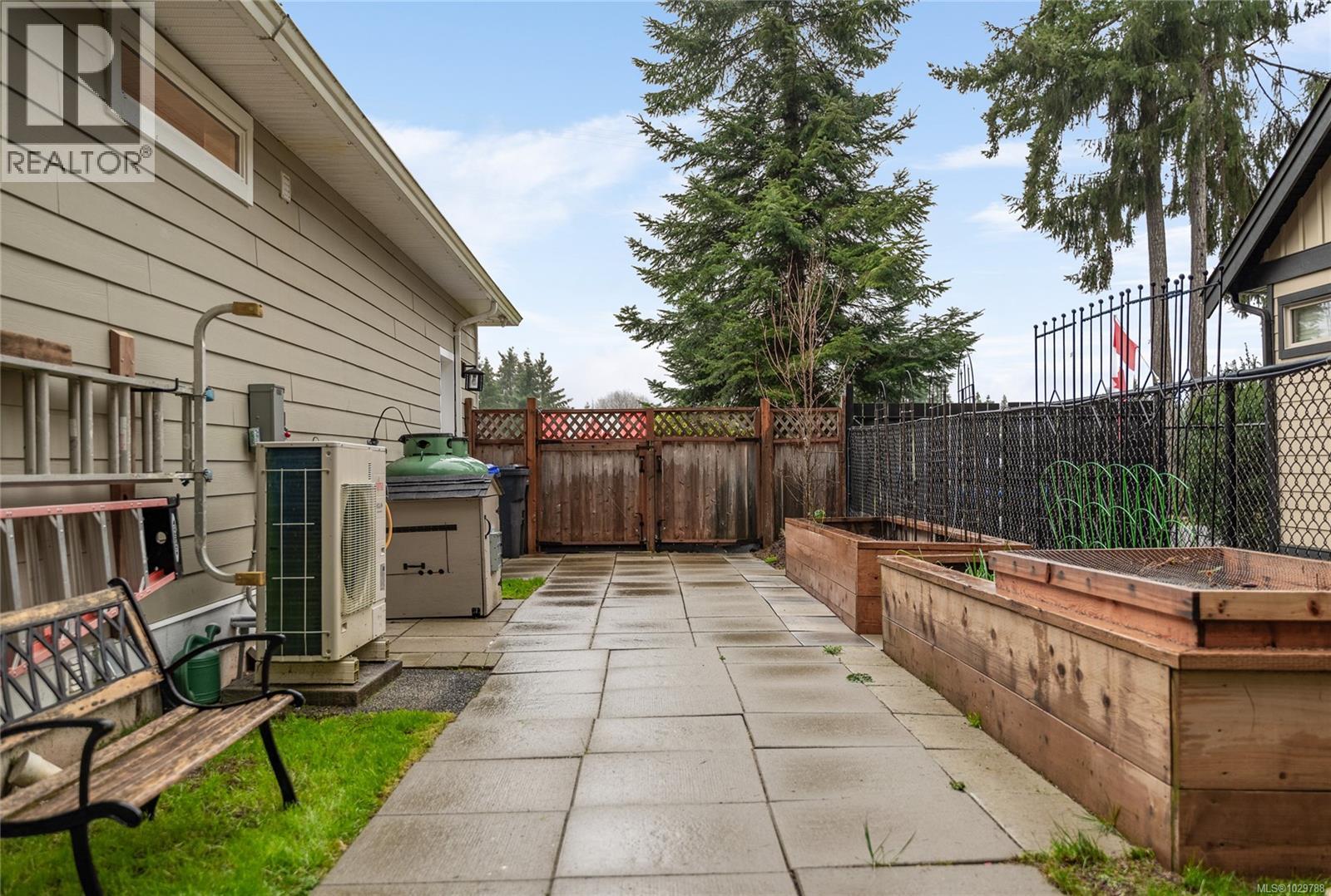 3936 CREEKSIDE DR - 43