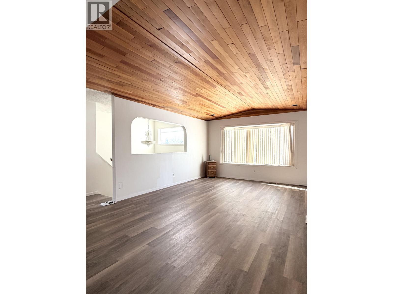 5 MUNRO CRESCENT - 4