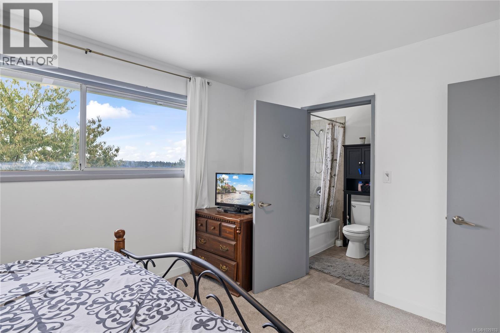 1968 ESTEVAN RD - 20