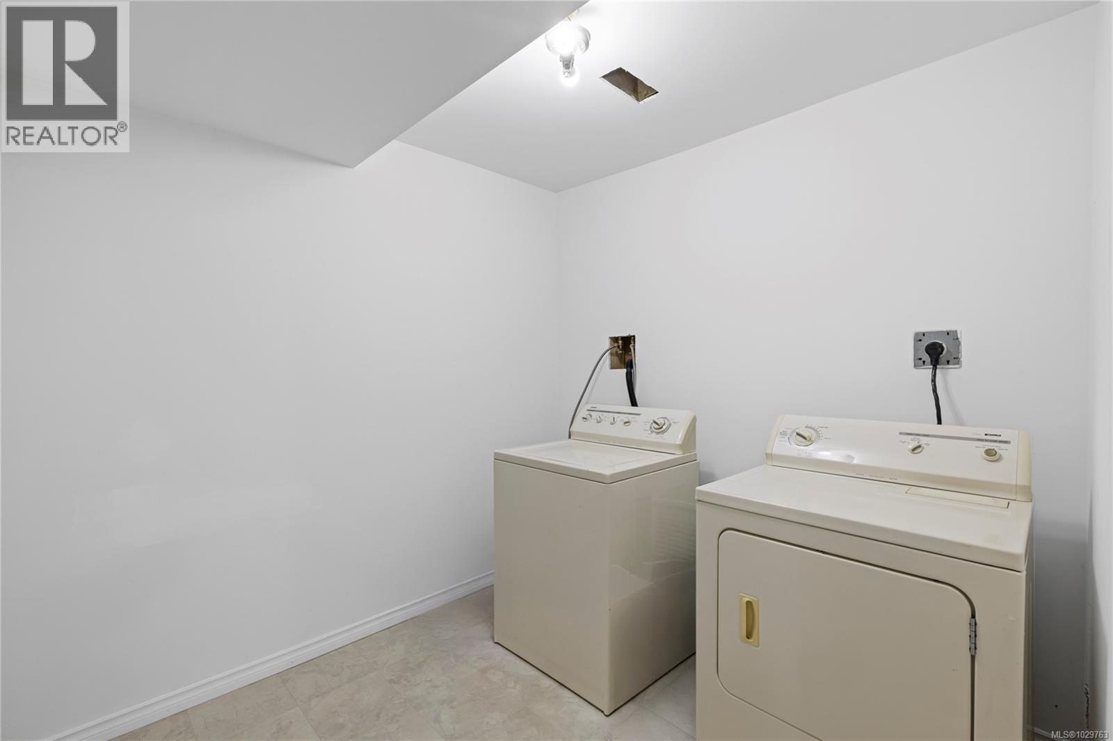 1968 ESTEVAN RD - 21