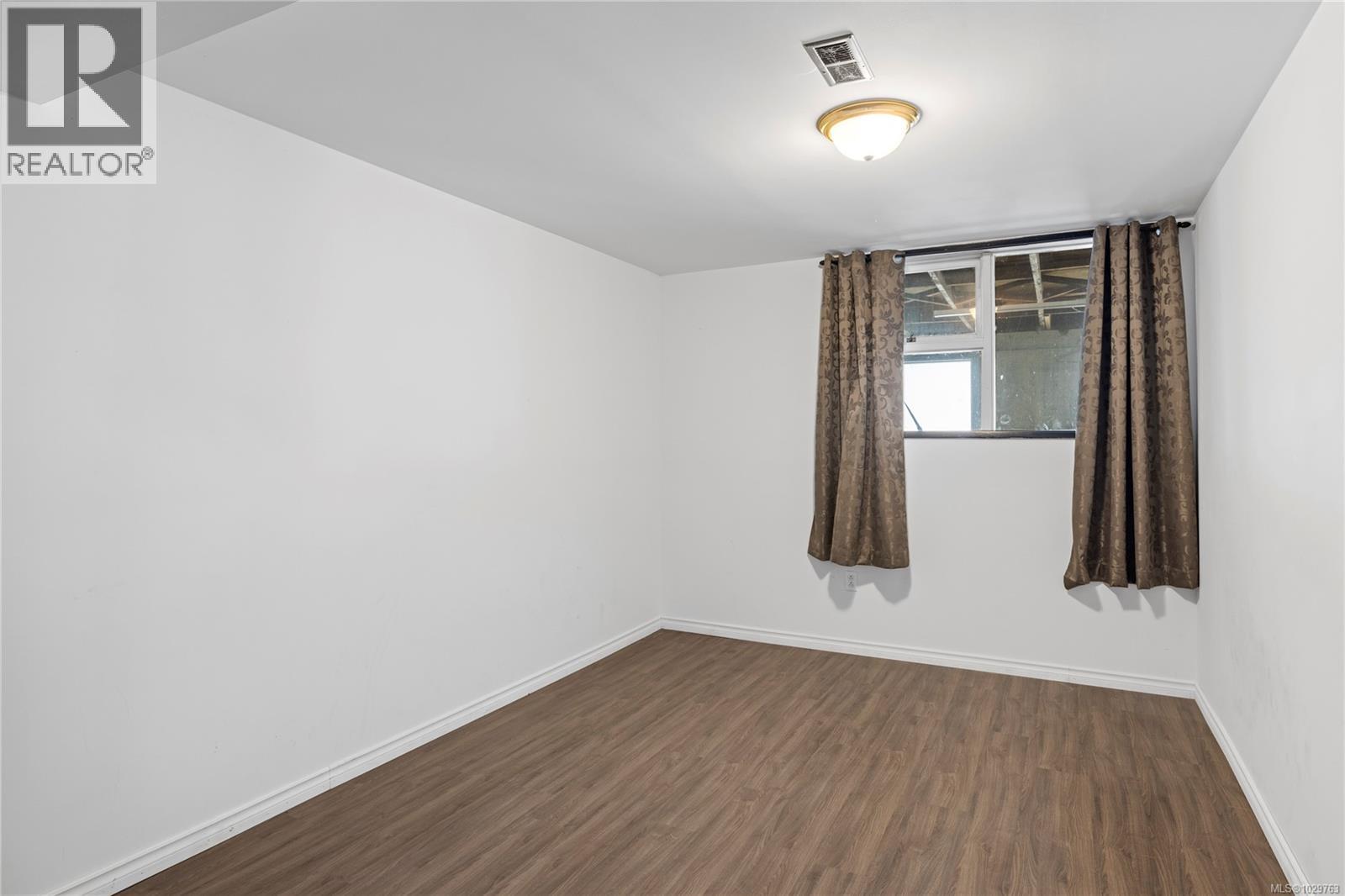 1968 ESTEVAN RD - 23