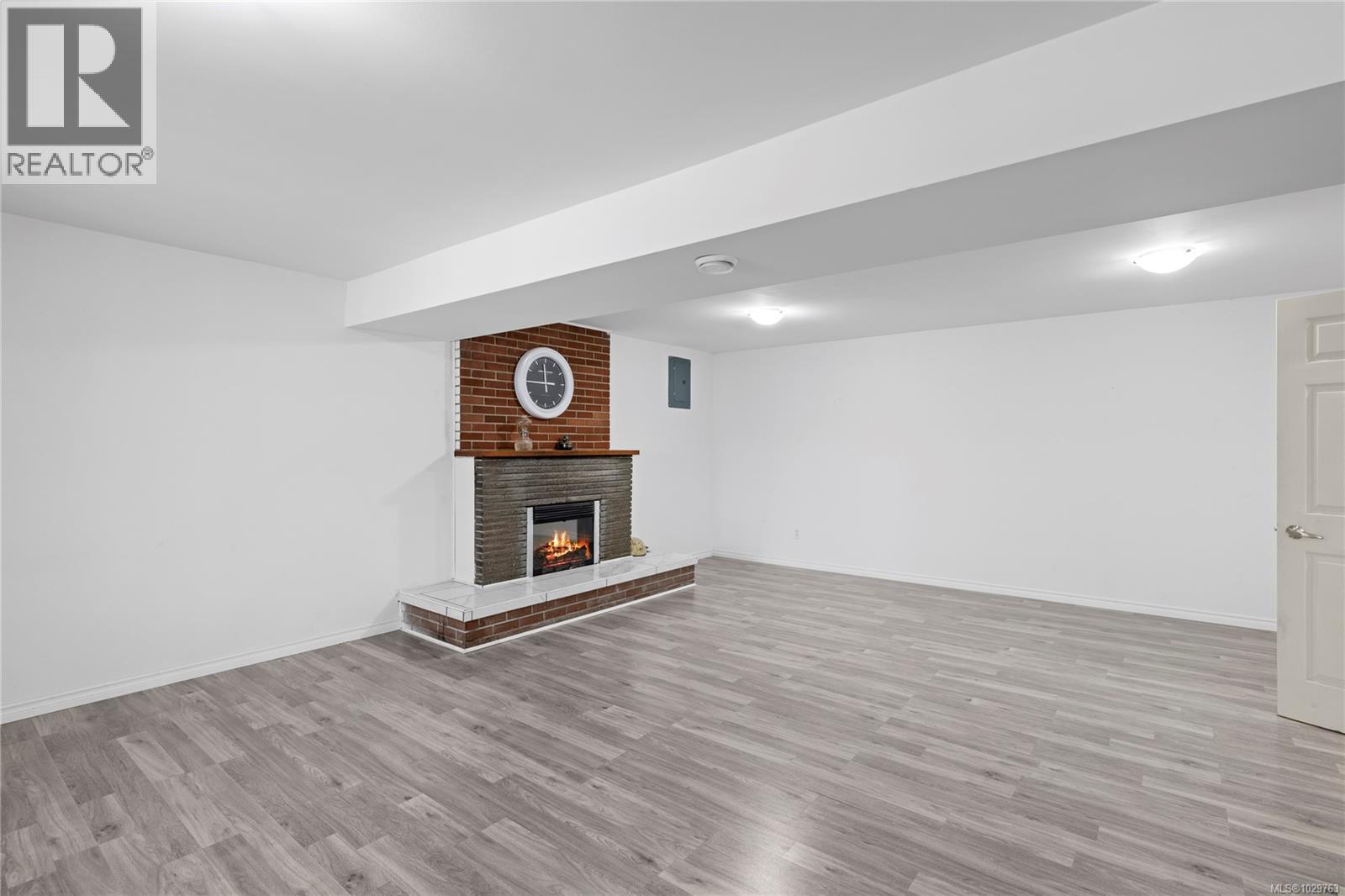 1968 ESTEVAN RD - 26