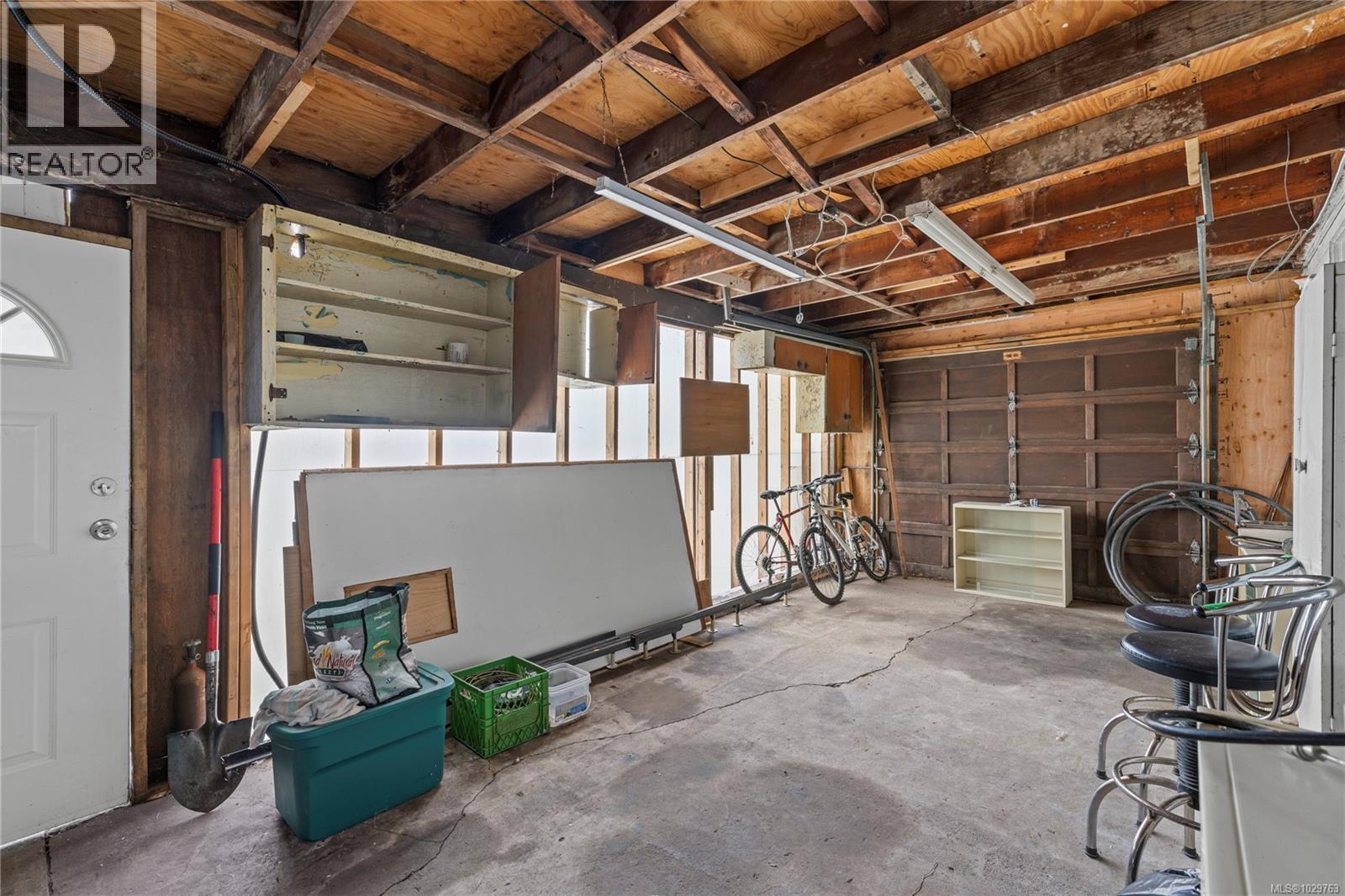 1968 ESTEVAN RD - 28